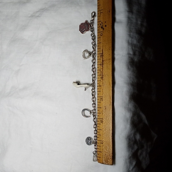 Juicy Couture silvertone charm bracelet with 5 charms 7" approx - Picture 8 of 8